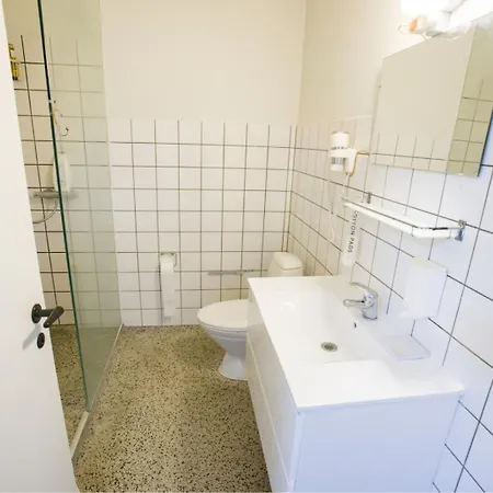 Apartment Med Indhegnet Have